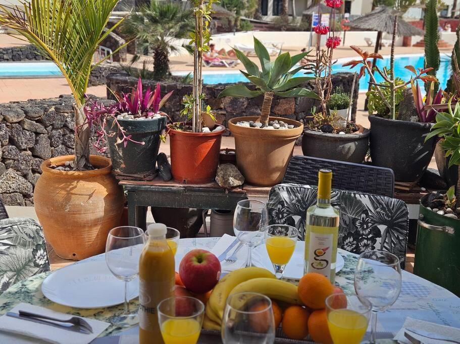 Apartamento Taisa Playa Roca Costa Teguise Exteriör bild