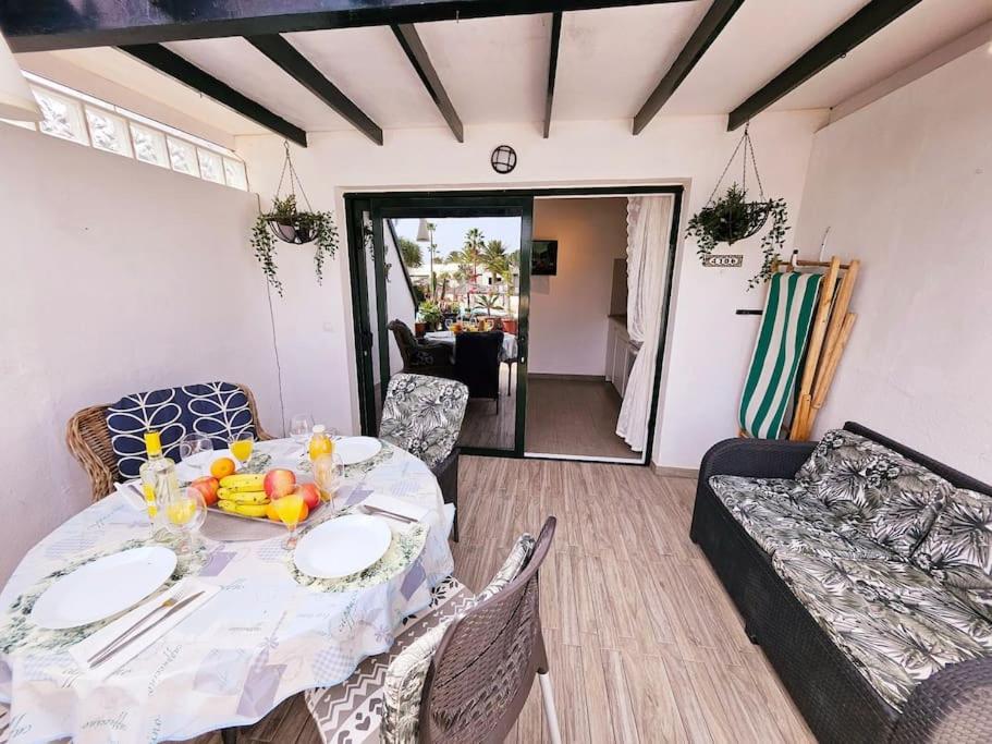 Apartamento Taisa Playa Roca Costa Teguise Exteriör bild